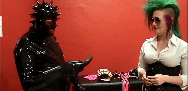  BEHIND THE SCENES Rubber Fetish Gummi Bondage Gear Interview AliceInBondageLand